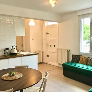 Blue Summer Vibes For 4p, Ac, Parking, Beachfront, Access -5 Appartement